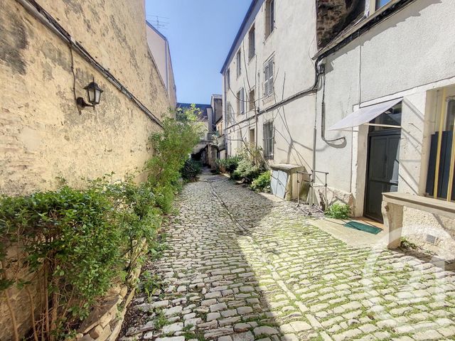 Studio à louer - 1 pièce - 28.0 m2 - DIJON - 21 - BOURGOGNE - Century 21 Martinot Immobilier