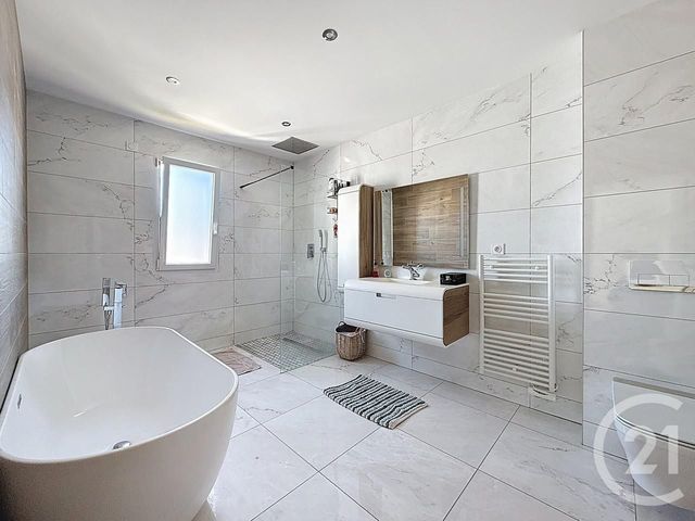 maison à vendre - 6 pièces - 141.0 m2 - PERRIGNY LES DIJON - 21 - BOURGOGNE - Century 21 Martinot Immobilier