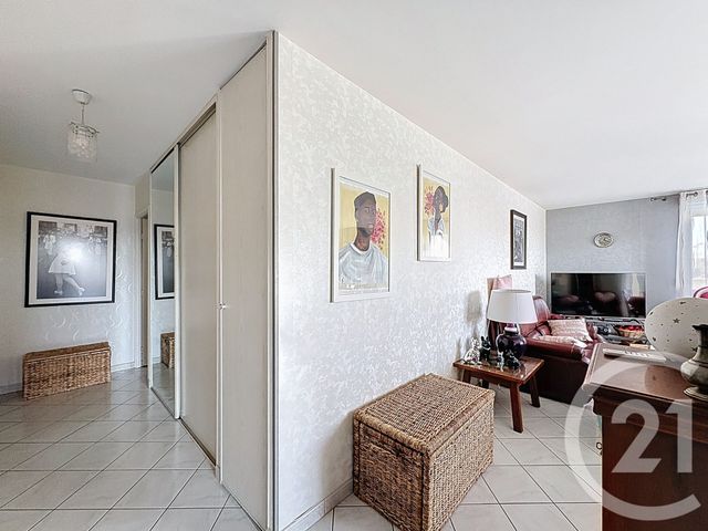 Appartement F4 à vendre - 4 pièces - 91.88 m2 - LONGVIC - 21 - BOURGOGNE - Century 21 Martinot Immobilier