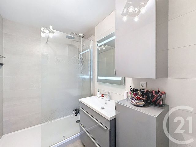 Appartement F4 à vendre - 4 pièces - 91.88 m2 - LONGVIC - 21 - BOURGOGNE - Century 21 Martinot Immobilier