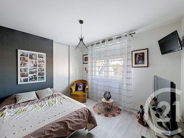 Appartement F4 à vendre - 4 pièces - 91.88 m2 - LONGVIC - 21 - BOURGOGNE - Century 21 Martinot Immobilier