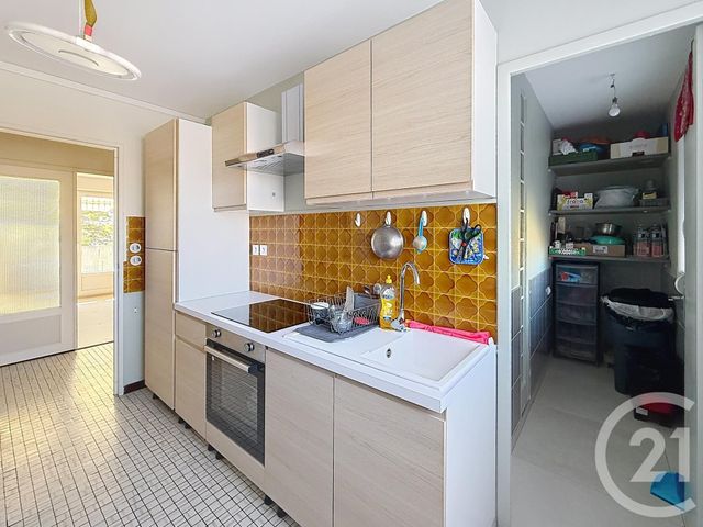 Appartement F4 à vendre - 4 pièces - 85.45 m2 - QUETIGNY - 21 - BOURGOGNE - Century 21 Martinot Immobilier
