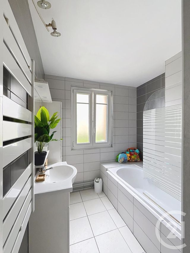 Appartement F4 à vendre - 4 pièces - 62.0 m2 - DIJON - 21 - BOURGOGNE - Century 21 Martinot Immobilier