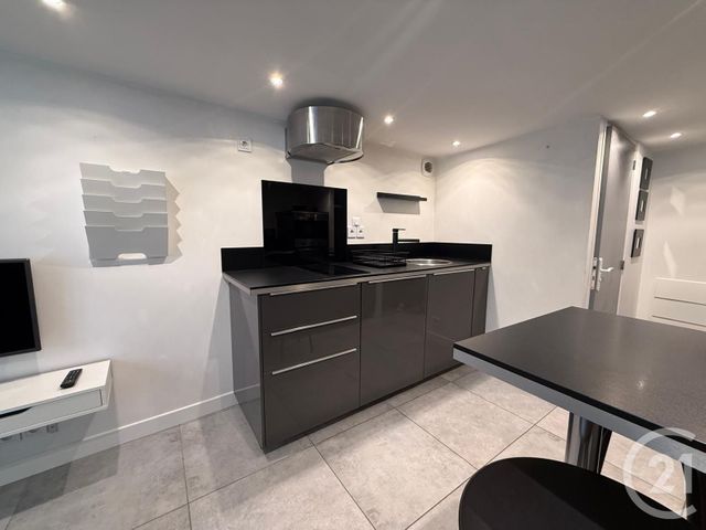 Appartement F1 à louer - 1 pièce - 18.0 m2 - DIJON - 21 - BOURGOGNE - Century 21 Martinot Immobilier