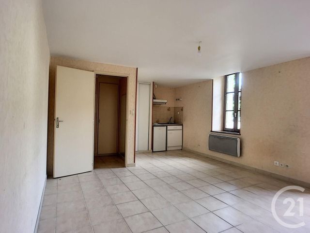Appartement T2 à louer - 2 pièces - 40.34 m2 - LONGVIC - 21 - BOURGOGNE - Century 21 Martinot Immobilier