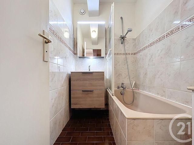 Appartement T3 à louer - 3 pièces - 65.0 m2 - DIJON - 21 - BOURGOGNE - Century 21 Martinot Immobilier