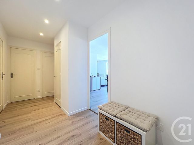 Appartement T3 à vendre - 4 pièces - 70.37 m2 - DIJON - 21 - BOURGOGNE - Century 21 Martinot Immobilier