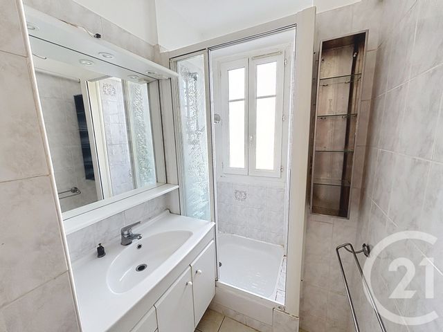 Appartement T3 à vendre - 4 pièces - 64.7 m2 - DIJON - 21 - BOURGOGNE - Century 21 Martinot Immobilier