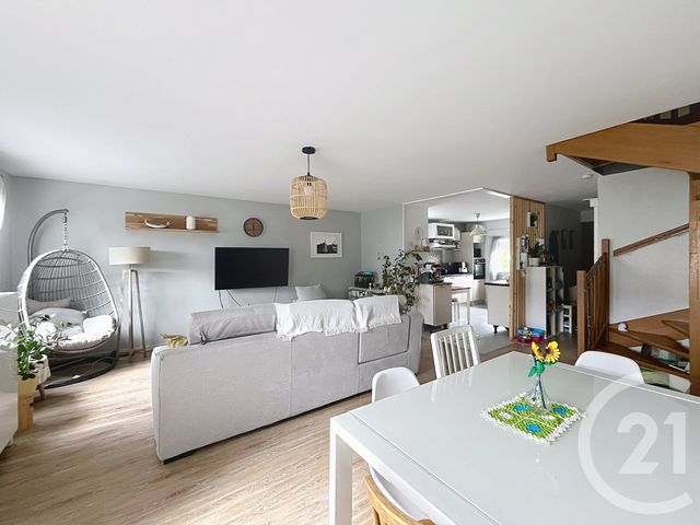 Appartement F6 à vendre - 5 pièces - 103.0 m2 - QUETIGNY - 21 - BOURGOGNE - Century 21 Martinot Immobilier