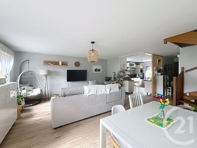 Appartement F6 à vendre - 5 pièces - 103.0 m2 - QUETIGNY - 21 - BOURGOGNE - Century 21 Martinot Immobilier