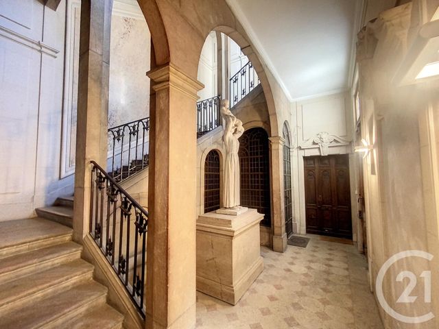 Appartement Studio à louer - 1 pièce - 30.01 m2 - DIJON - 21 - BOURGOGNE - Century 21 Martinot Immobilier