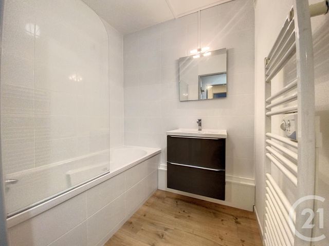 Appartement T2 à louer - 2 pièces - 51.0 m2 - DIJON - 21 - BOURGOGNE - Century 21 Martinot Immobilier