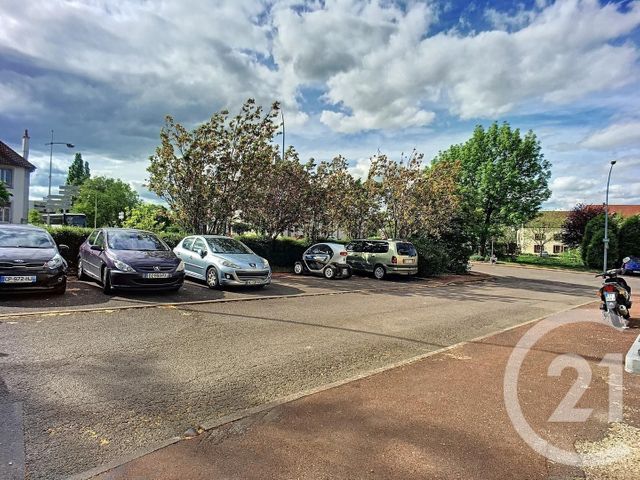 Appartement T1 à louer - 1 pièce - 20.19 m2 - LONGVIC - 21 - BOURGOGNE - Century 21 Martinot Immobilier