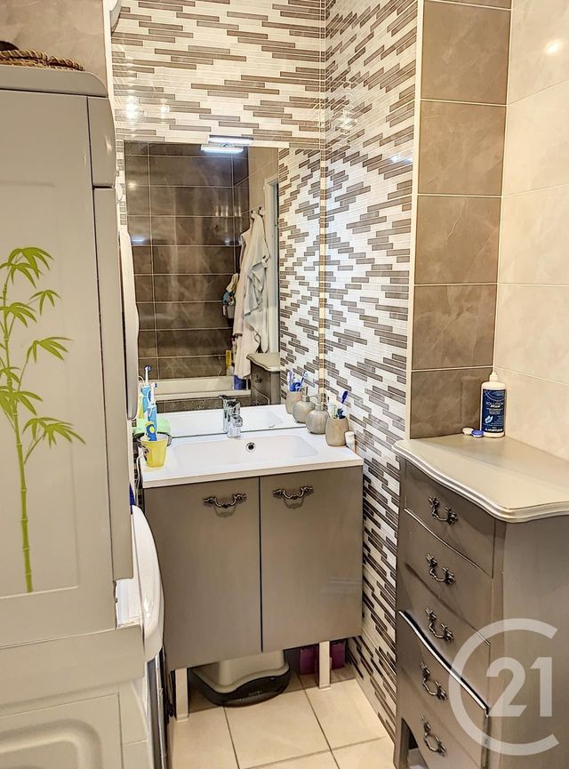 Appartement T3 à louer - 3 pièces - 64.21 m2 - DIJON - 21 - BOURGOGNE - Century 21 Martinot Immobilier