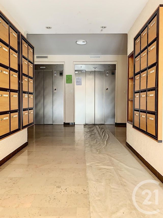 Appartement T2 à louer - 2 pièces - 48.0 m2 - DIJON - 21 - BOURGOGNE - Century 21 Martinot Immobilier