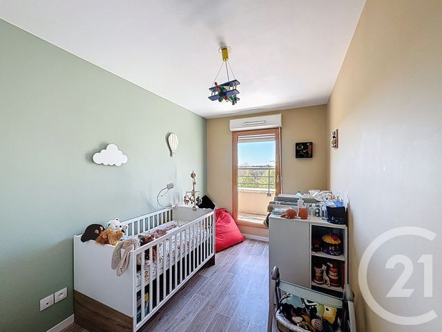 Appartement F4 à vendre - 4 pièces - 73.73 m2 - LONGVIC - 21 - BOURGOGNE - Century 21 Martinot Immobilier