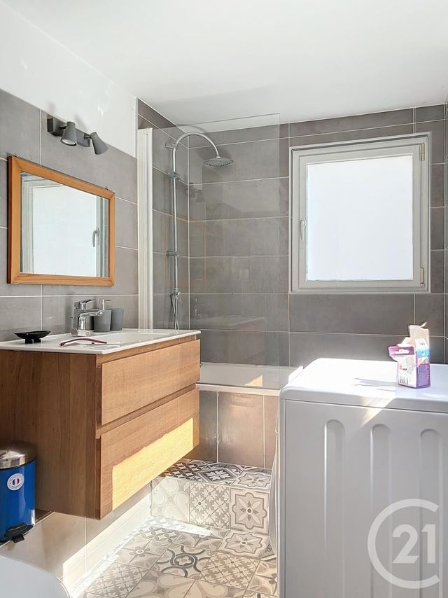 Appartement T3 à louer - 3 pièces - 64.87 m2 - DIJON - 21 - BOURGOGNE - Century 21 Martinot Immobilier