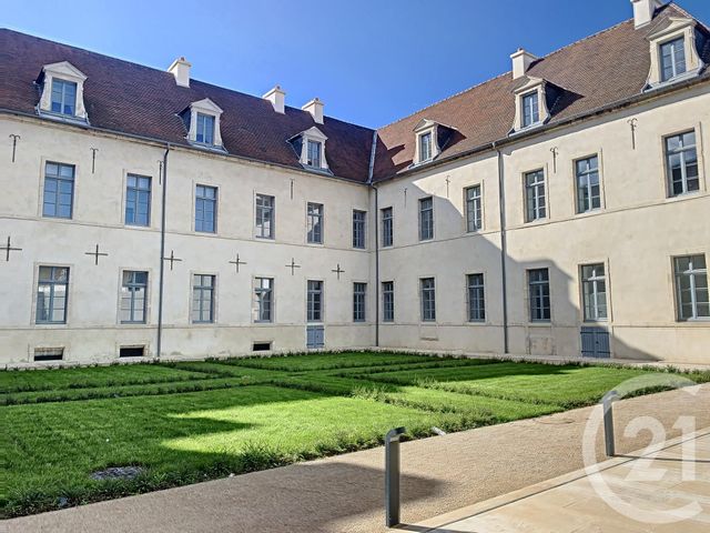 Appartement T2 à louer - 2 pièces - 74.5 m2 - DIJON - 21 - BOURGOGNE - Century 21 Martinot Immobilier