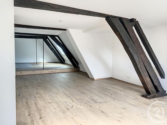 Appartement T2 à louer - 2 pièces - 74.5 m2 - DIJON - 21 - BOURGOGNE - Century 21 Martinot Immobilier