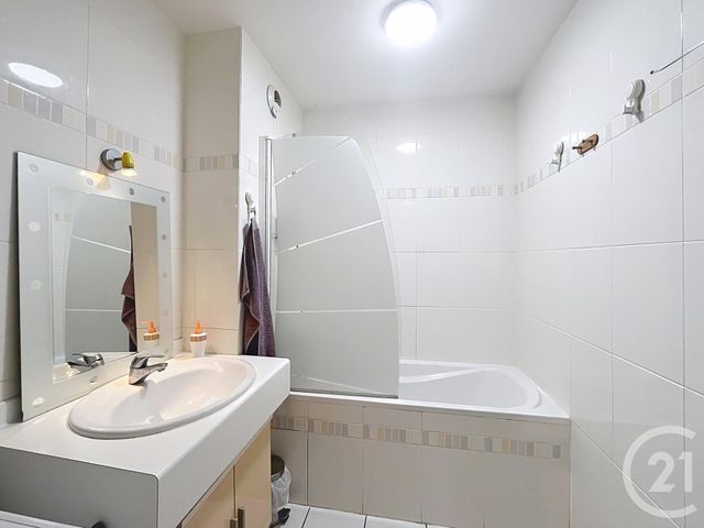 Appartement T2 à louer - 2 pièces - 49.83 m2 - DIJON - 21 - BOURGOGNE - Century 21 Martinot Immobilier