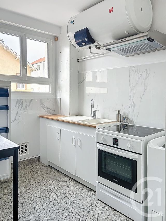 Appartement T4 à louer - 4 pièces - 64.8 m2 - DIJON - 21 - BOURGOGNE - Century 21 Martinot Immobilier