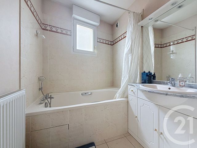 Appartement T3 à vendre - 4 pièces - 82.76 m2 - DIJON - 21 - BOURGOGNE - Century 21 Martinot Immobilier