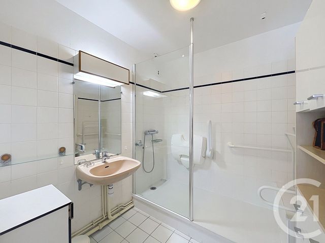 Appartement T2 à vendre - 2 pièces - 51.5 m2 - DIJON - 21 - BOURGOGNE - Century 21 Martinot Immobilier