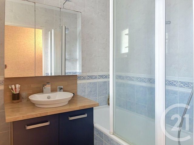 Appartement T4 à louer - 4 pièces - 79.44 m2 - DIJON - 21 - BOURGOGNE - Century 21 Martinot Immobilier