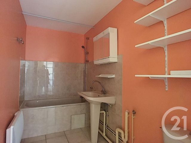 Appartement T2 à louer - 2 pièces - 40.34 m2 - LONGVIC - 21 - BOURGOGNE - Century 21 Martinot Immobilier
