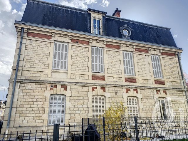 Appartement Duplex à louer - 2 pièces - 32.0 m2 - DIJON - 21 - BOURGOGNE - Century 21 Martinot Immobilier
