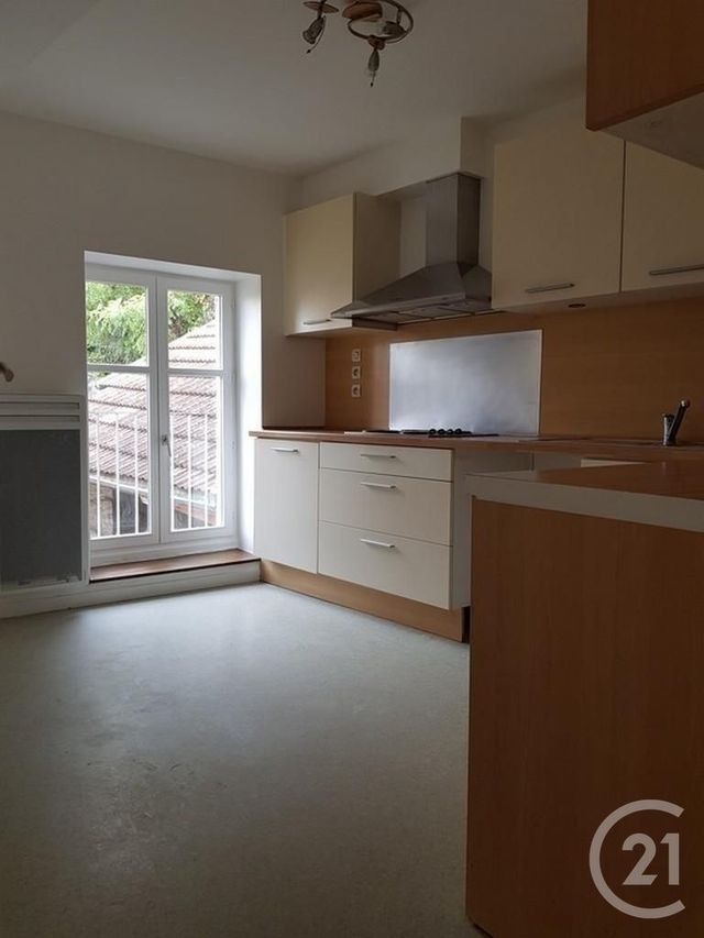 Appartement T3 à louer - 3 pièces - 80.9 m2 - PLOMBIERES LES DIJON - 21 - BOURGOGNE - Century 21 Martinot Immobilier
