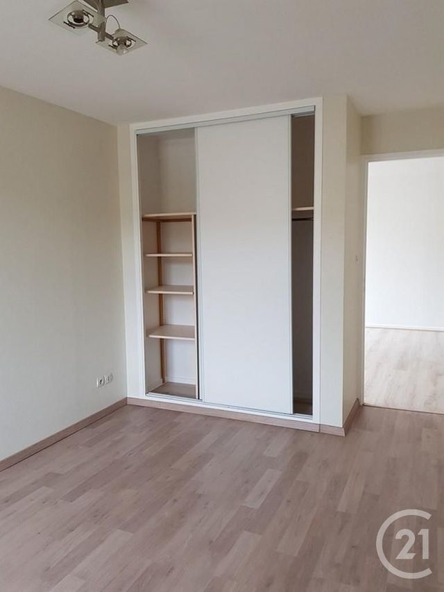 Appartement T3 à louer - 3 pièces - 80.9 m2 - PLOMBIERES LES DIJON - 21 - BOURGOGNE - Century 21 Martinot Immobilier