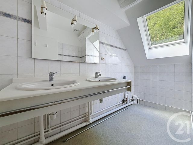 Appartement T2 à louer - 3 pièces - 80.9 m2 - PLOMBIERES LES DIJON - 21 - BOURGOGNE - Century 21 Martinot Immobilier