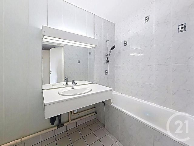 Appartement T3 à louer - 3 pièces - 65.52 m2 - DIJON - 21 - BOURGOGNE - Century 21 Martinot Immobilier